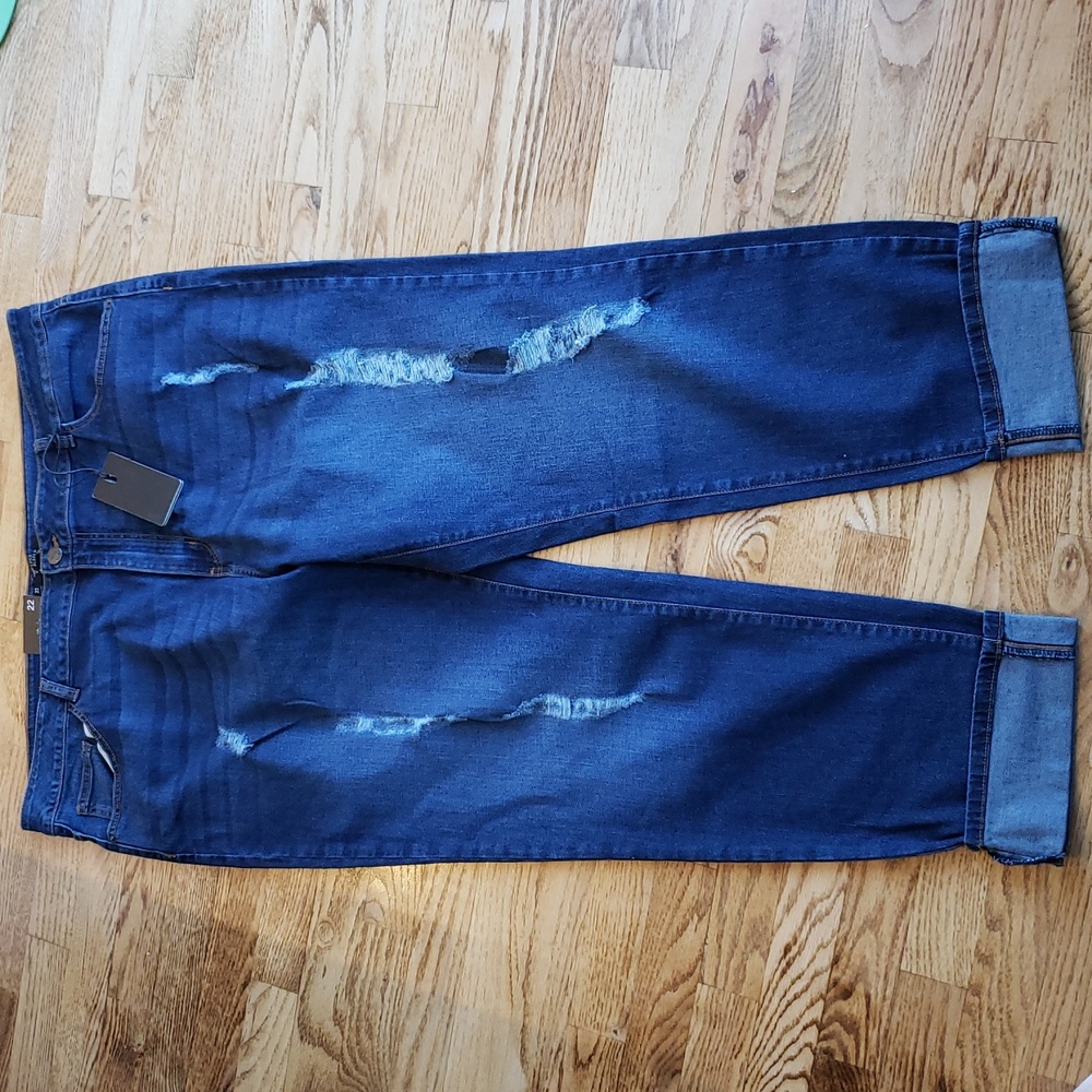 (22) NWT Lucky & Blessed Distressed Slim Skinny Jeans Denim Contemporary Modern